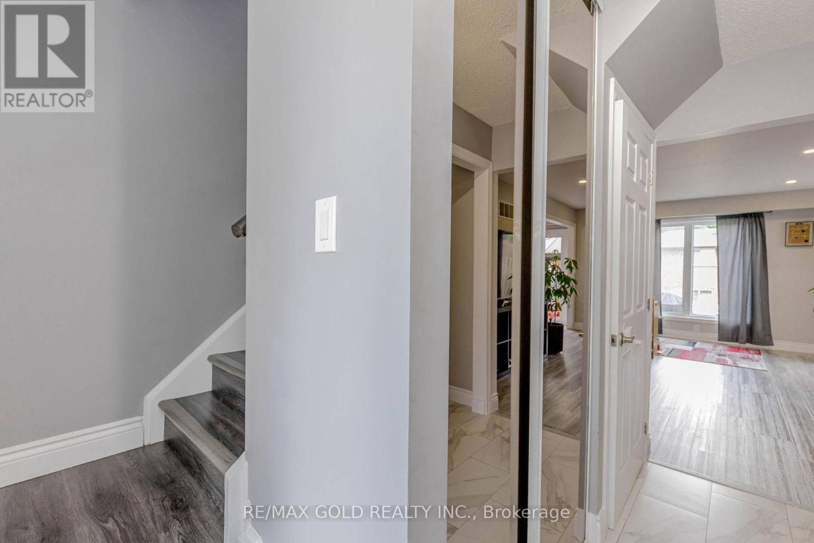 195 ROYAL SALISBURY WAY