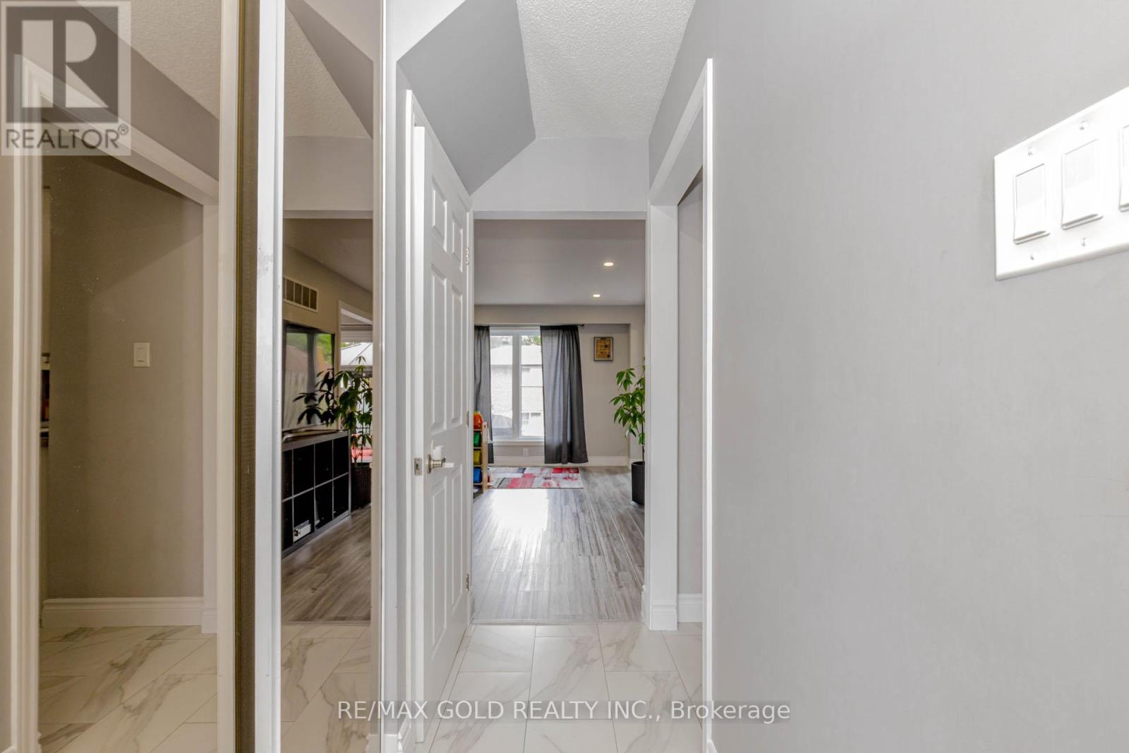 195 ROYAL SALISBURY WAY