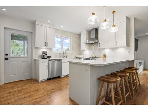 9046 BROADWAY STREET|Chilliwack Proper South Chilliwack BC V2P5W1
