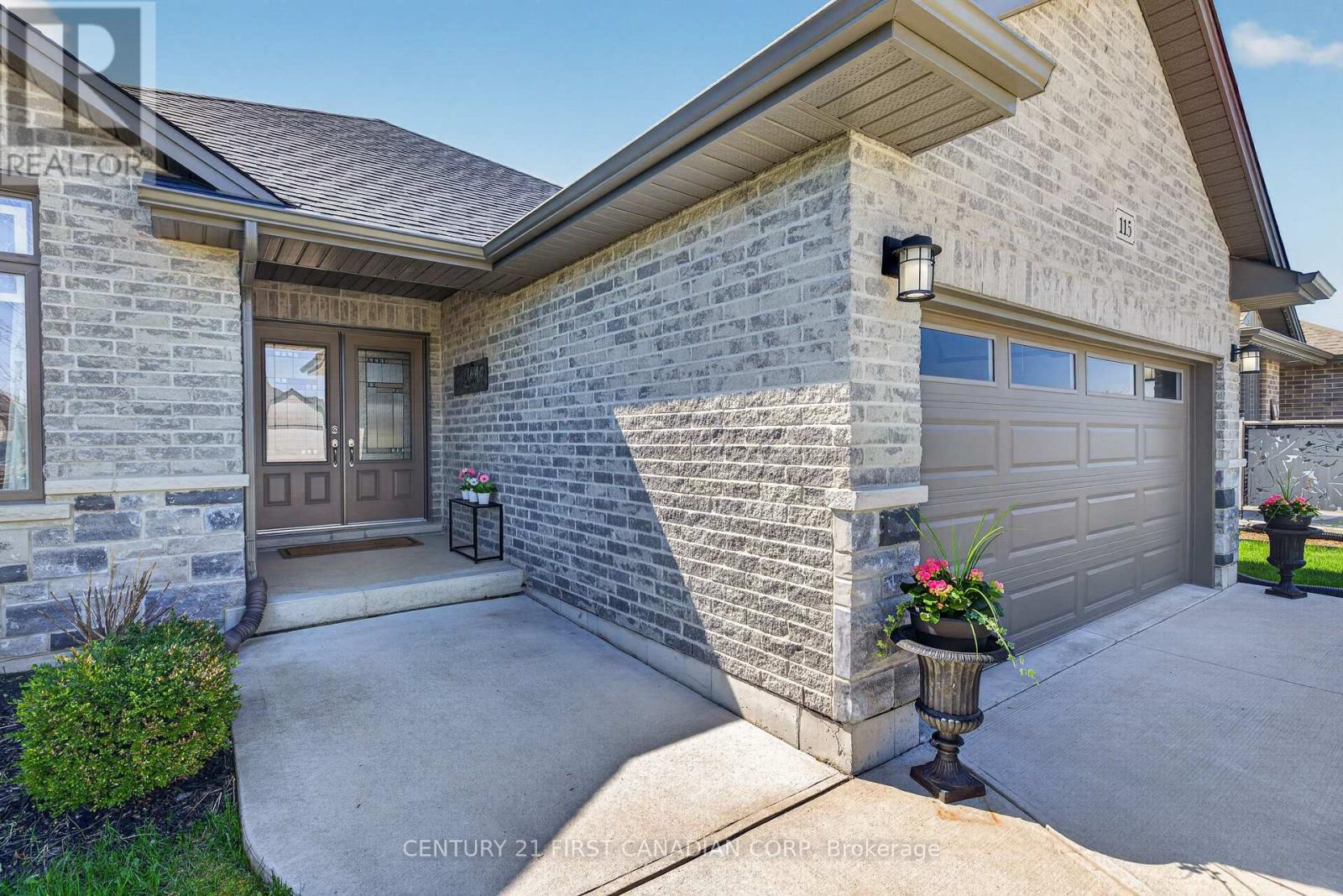 115 NICOLES TRAIL