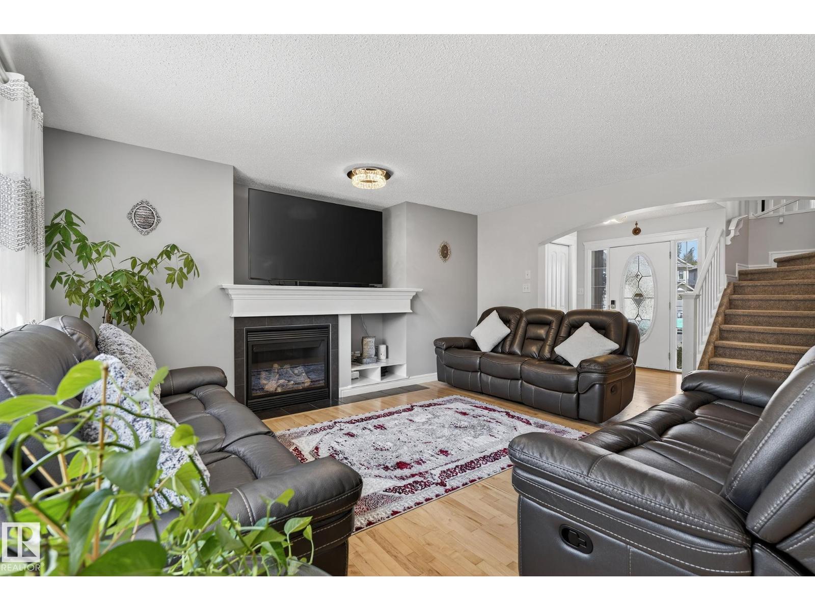 20343 46 AV NW