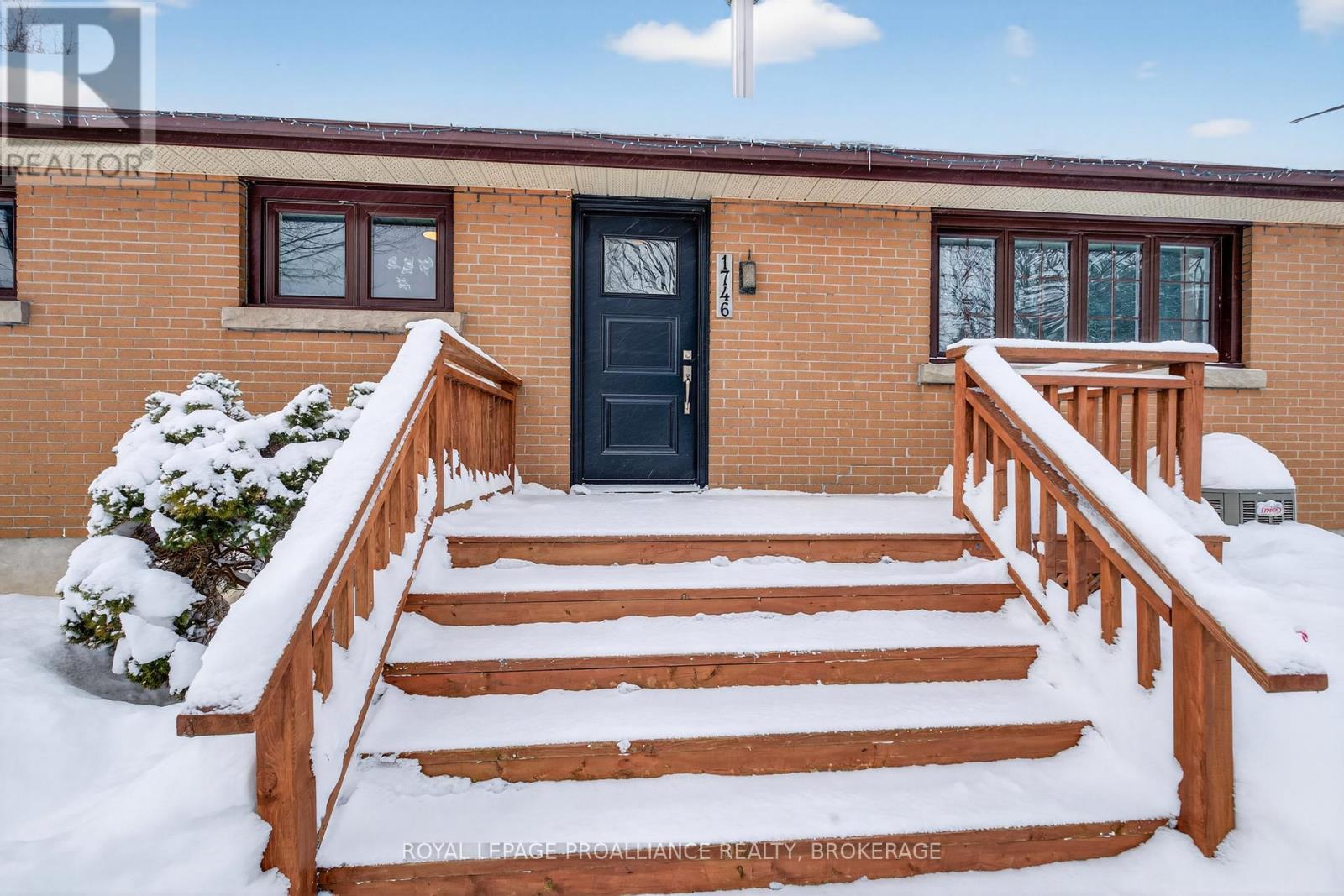 1746 MARIAN CRESCENT