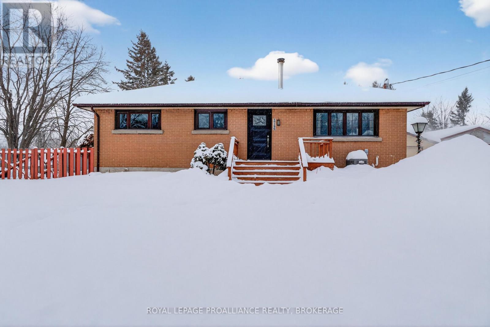 1746 MARIAN CRESCENT