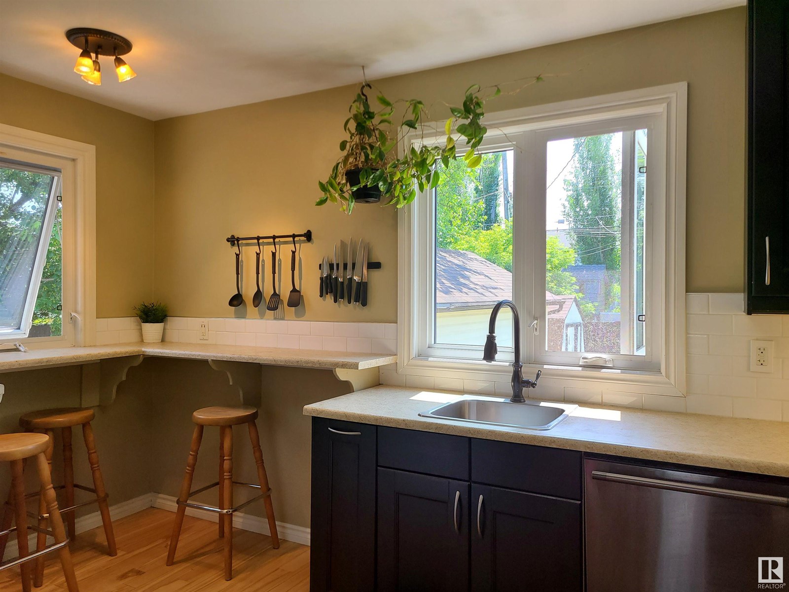4805 114 AV NW NW