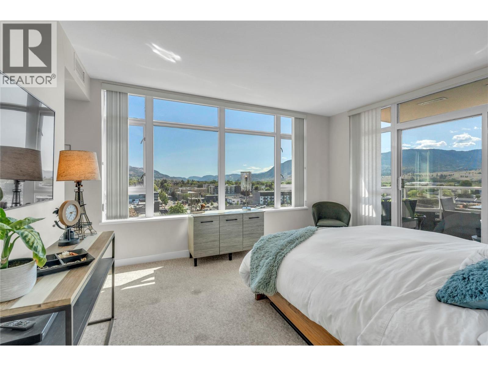 160 Lakeshore Drive Unit# 1006