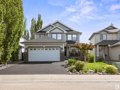 196 COTE CR NW Edmonton AB T6V1L4