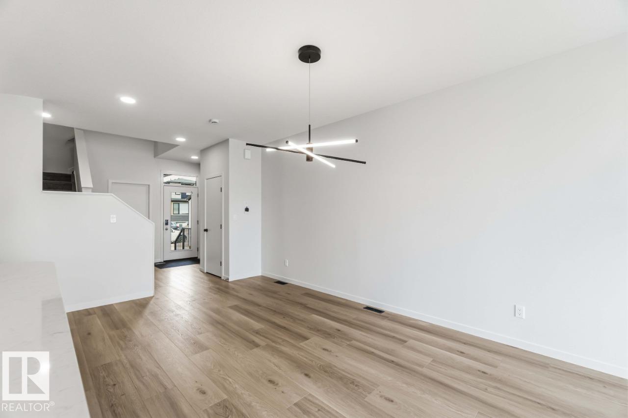 423 31 ST SW