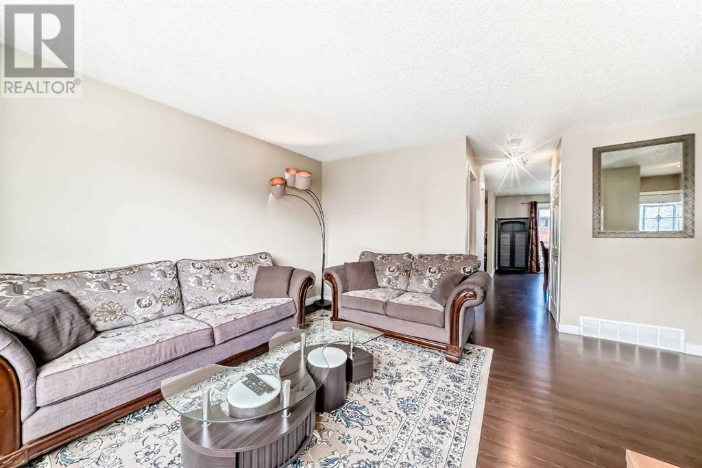 148 Pinemill Mews NE