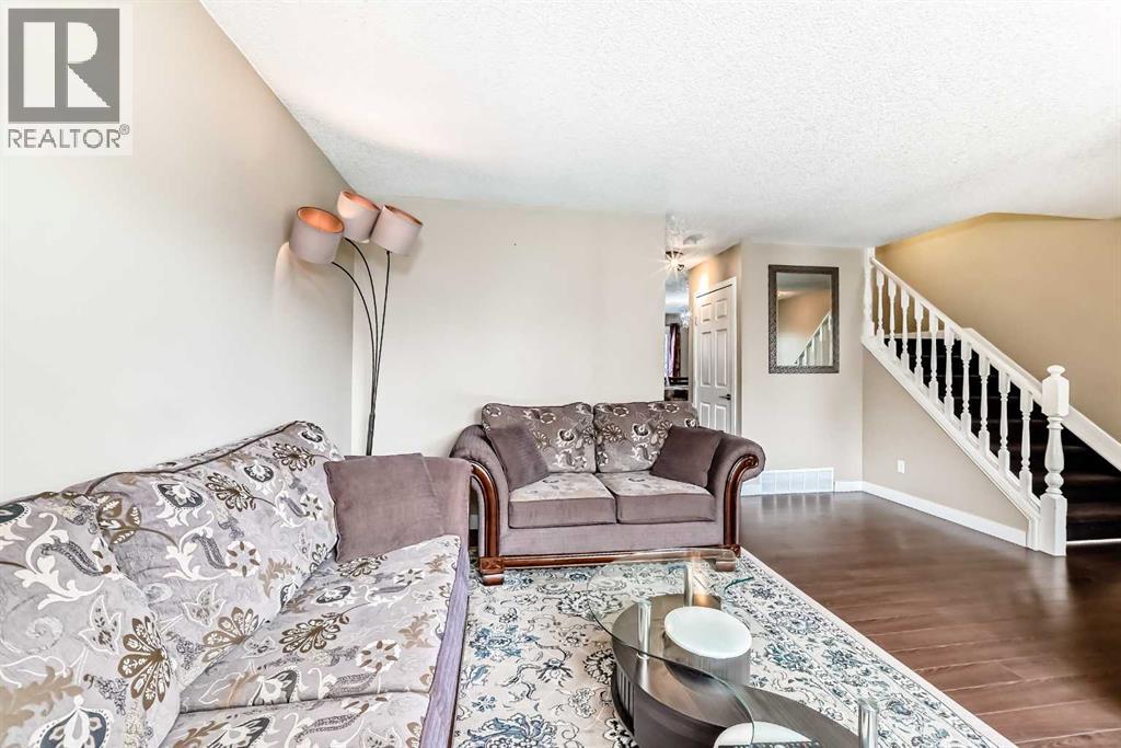 148 Pinemill Mews NE