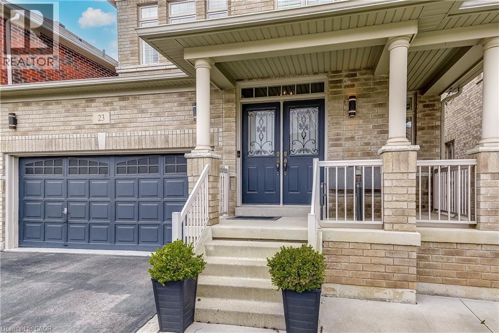 23 MCKNIGHT Avenue