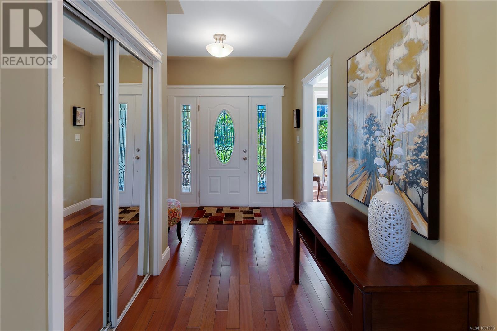 4994 La Quinta Pl