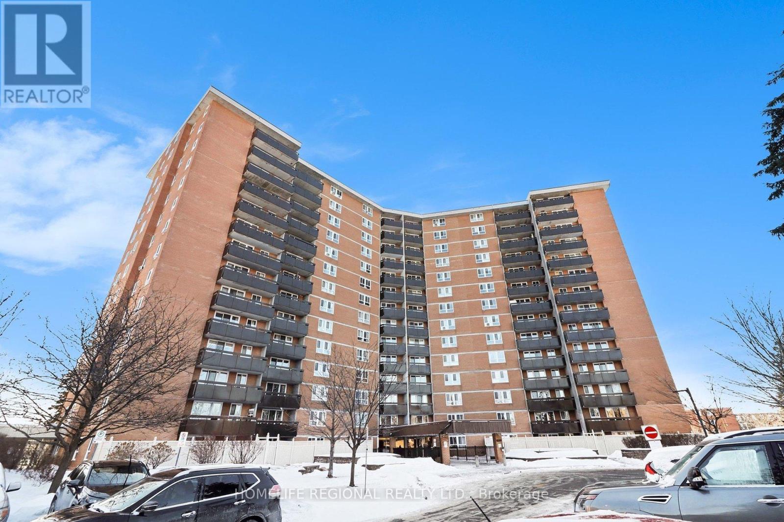 Photo 1 of 17 — 1403 - 2000 JASMINE CRESCENT Unit 1403, Ottawa, ON K1J8K4