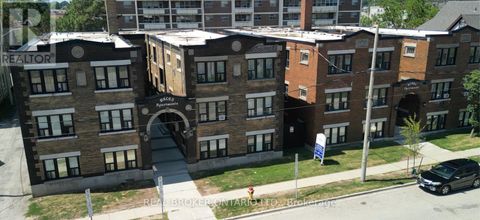46 COLLEGE STREET Kitchener ON N2H5A1