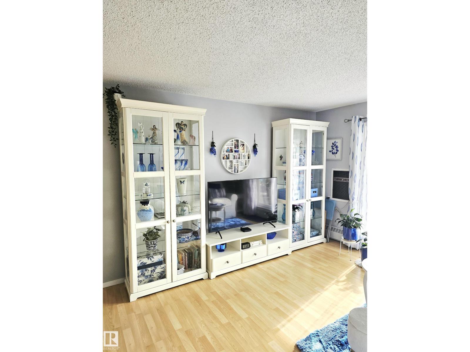 #318 6710 158 AV NW