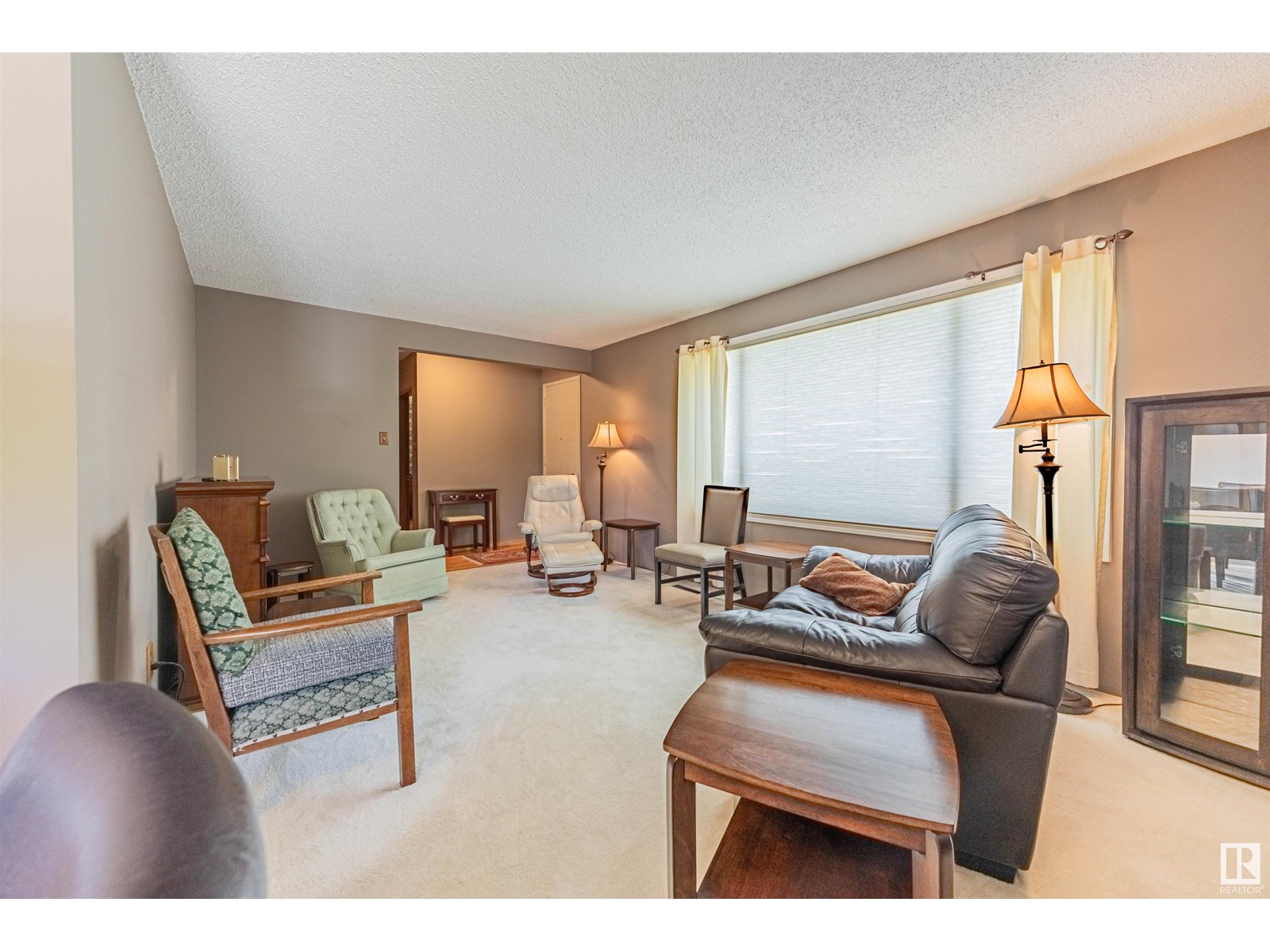 9359 58 ST NW