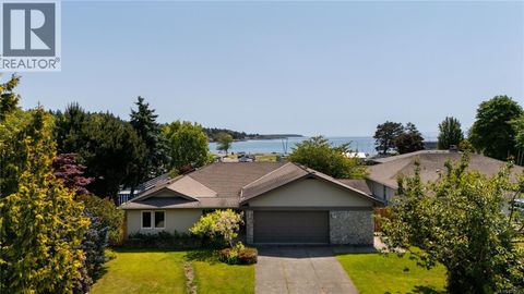 3819 Beachview Pl Saanich BC V8P5N8