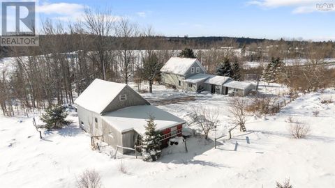 13054 Highway 224 Chaswood NS B0N2H0