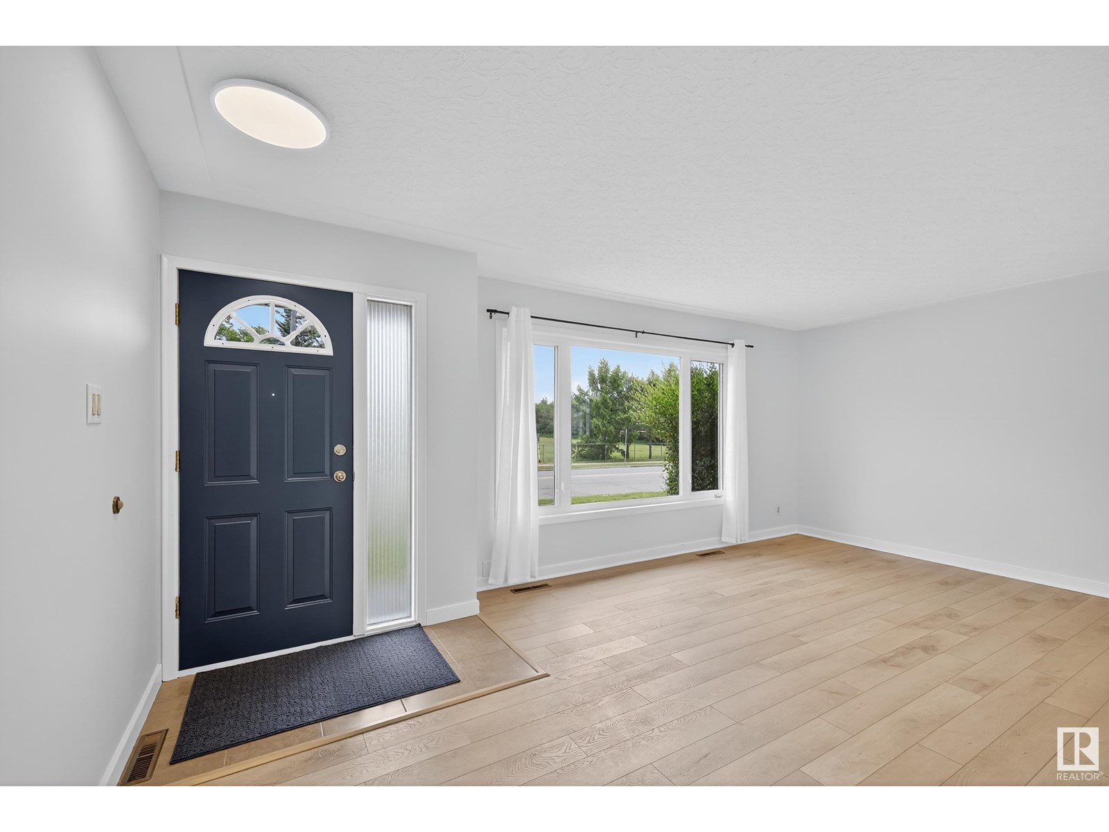 8306 156 ST NW NW