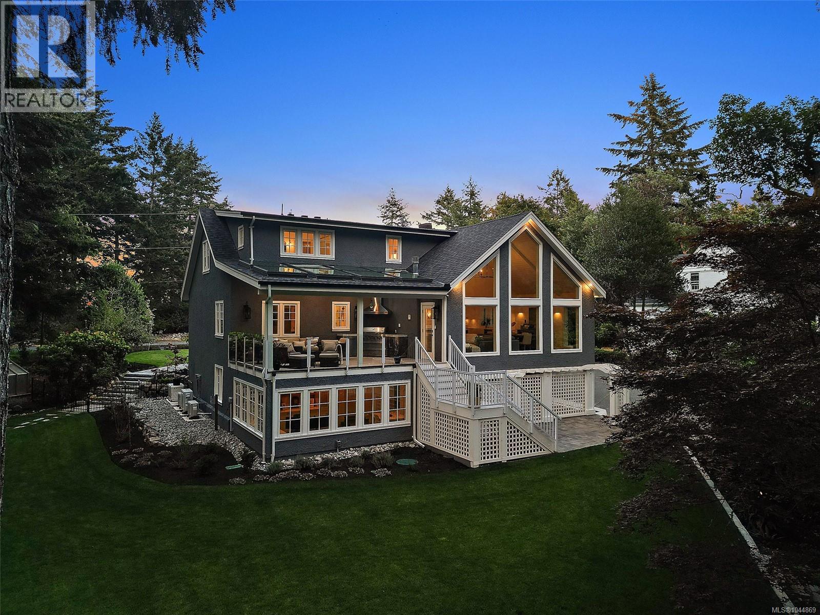 2535 Queenswood Dr