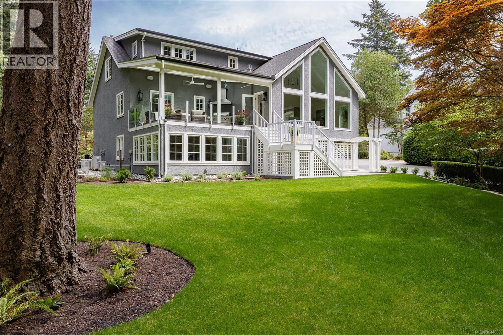 2535 Queenswood Dr