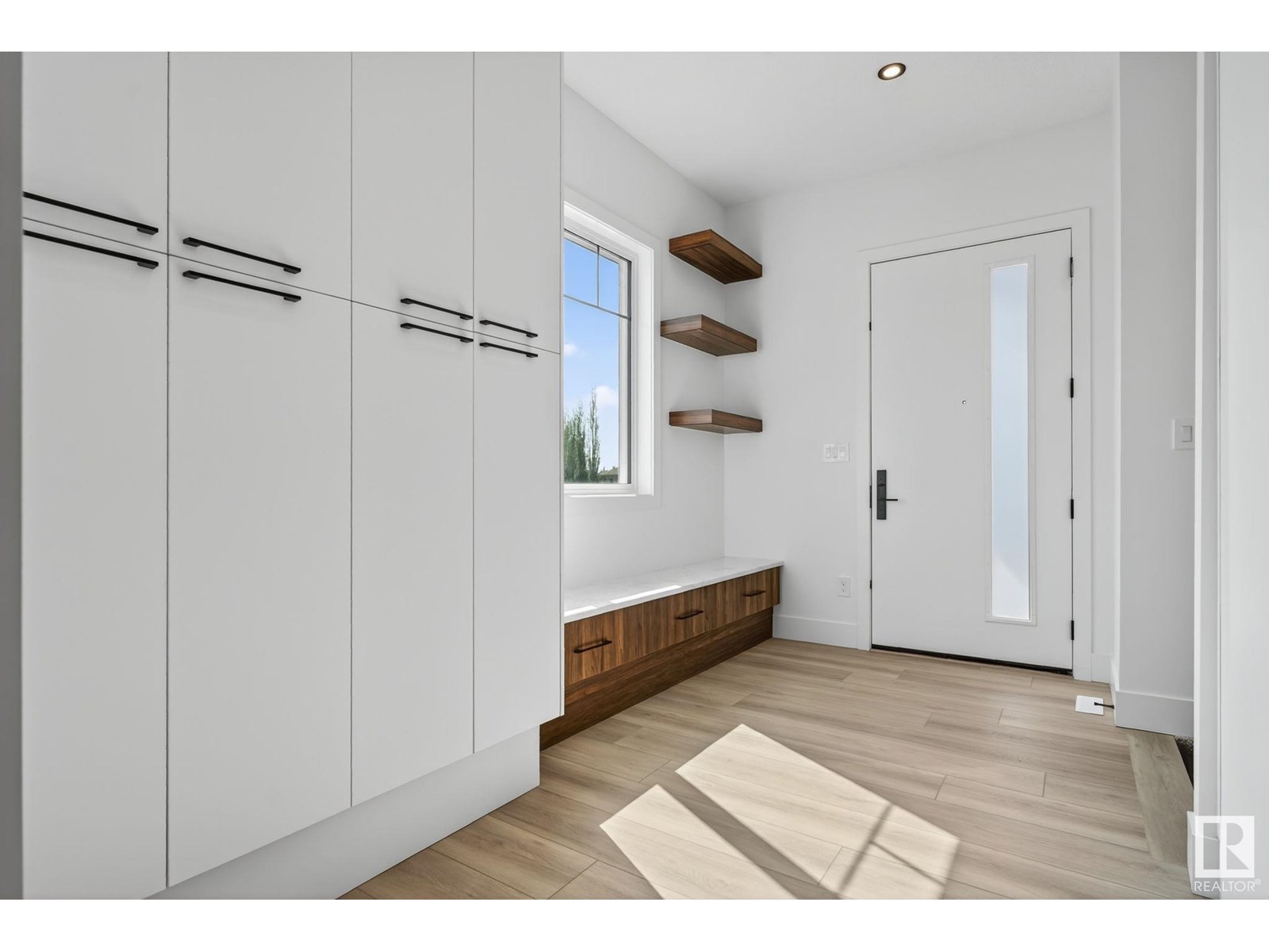 296 165 AV NE