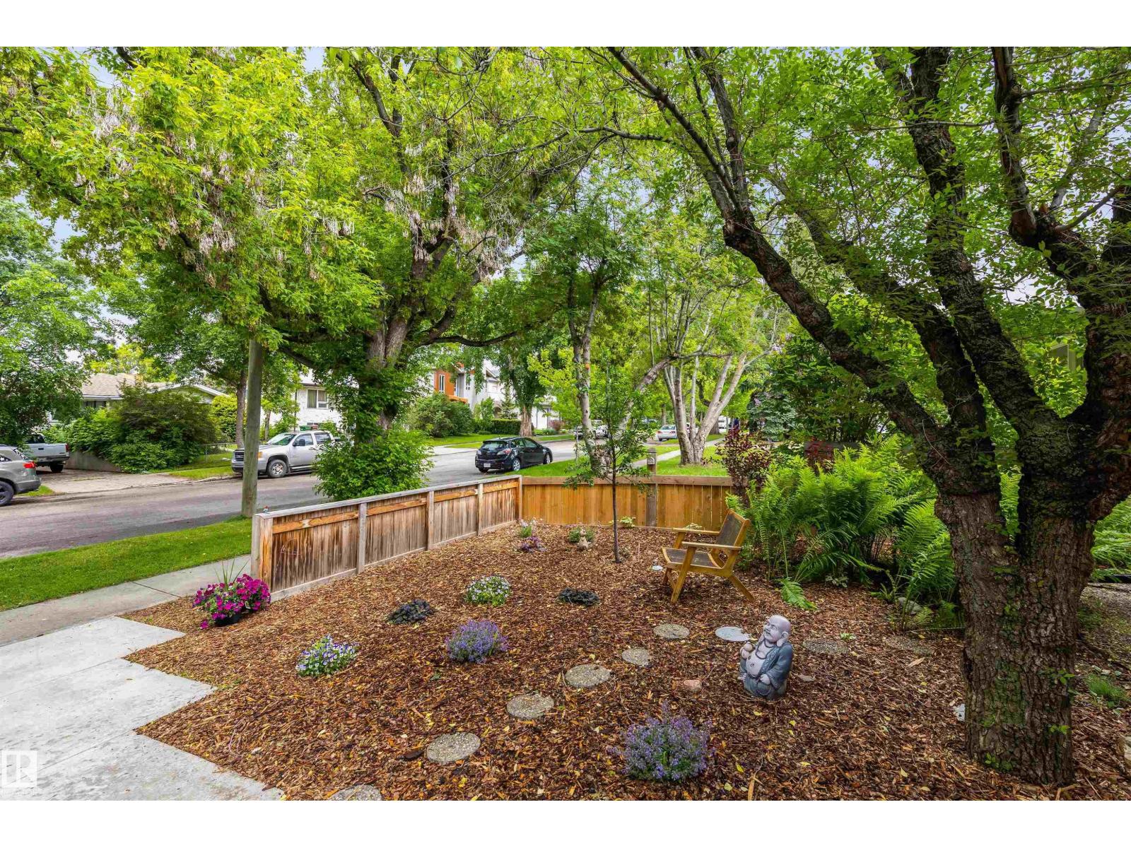 12 BELMONT DR