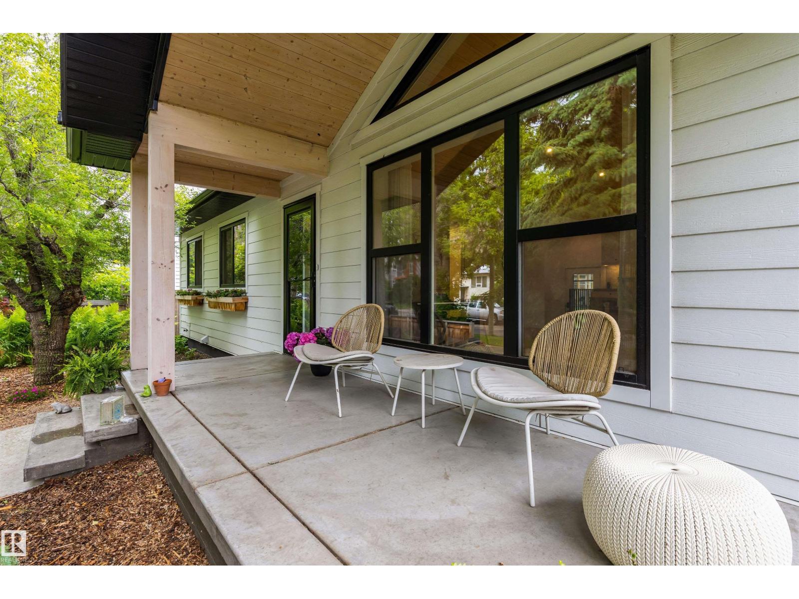 12 BELMONT DR