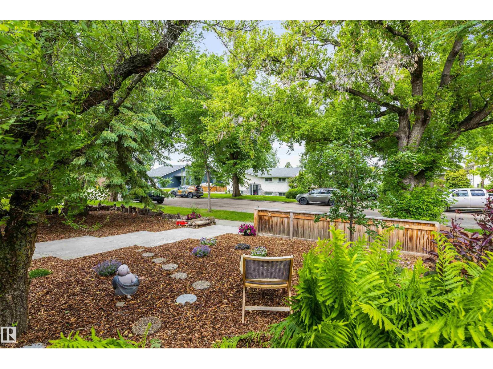12 BELMONT DR