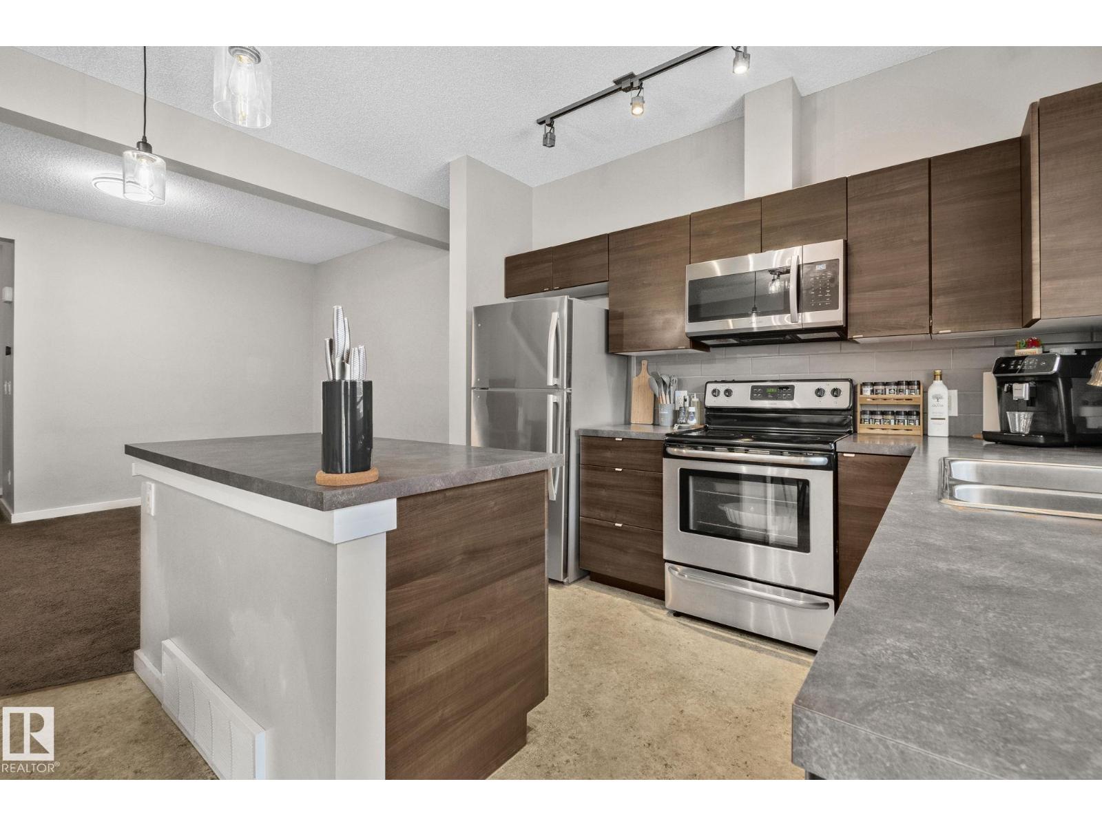 #11 3710 ALLAN DR SW