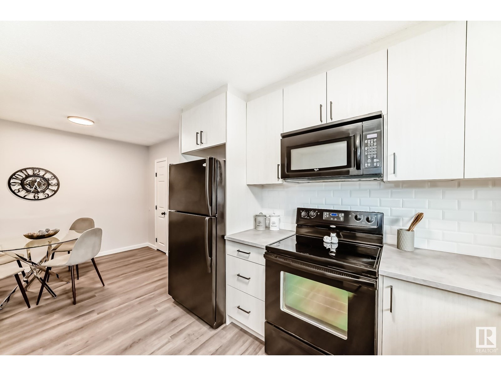 8405 134 AV NW