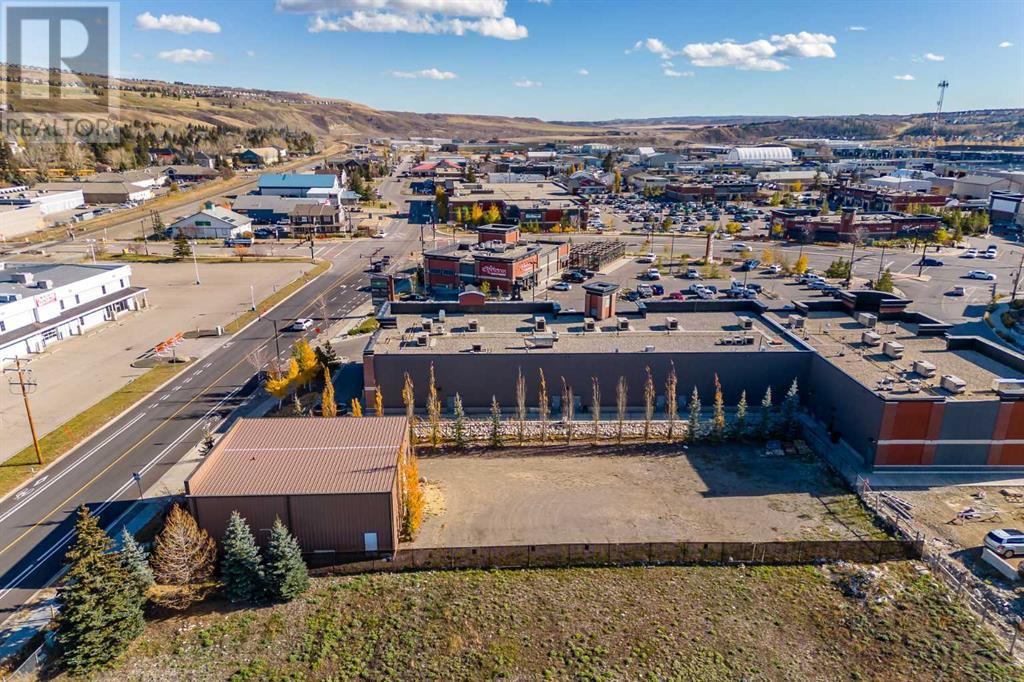 365 Railway Street W