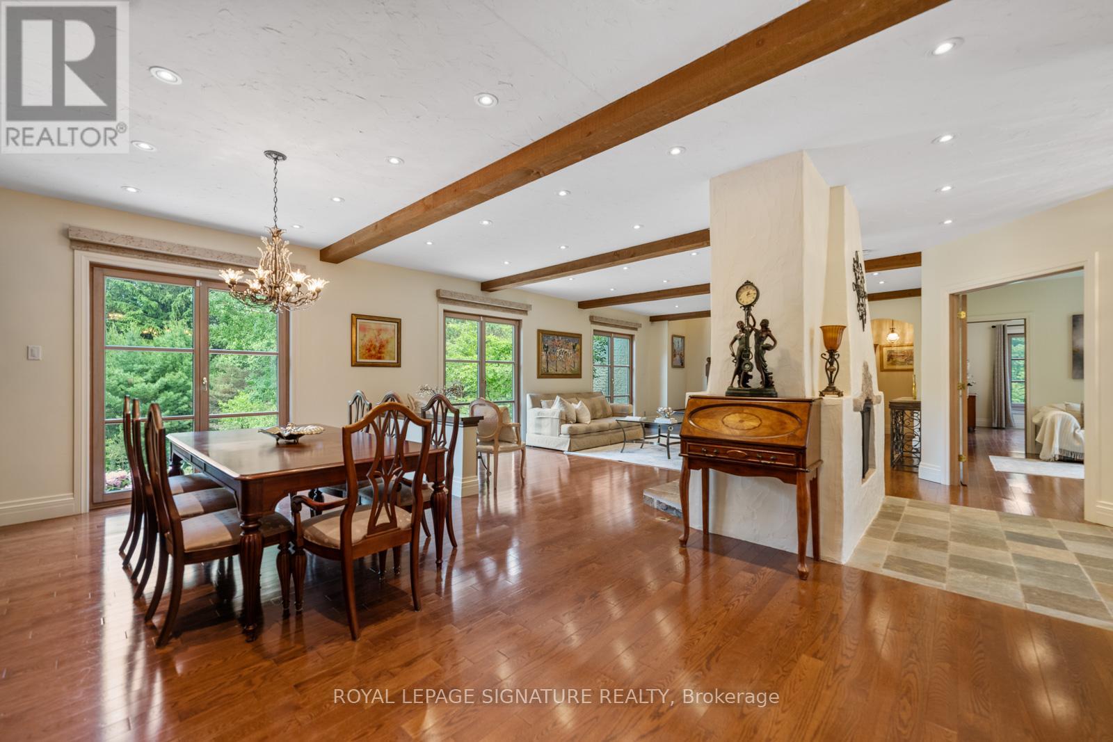 30 KINGSWOOD DRIVE