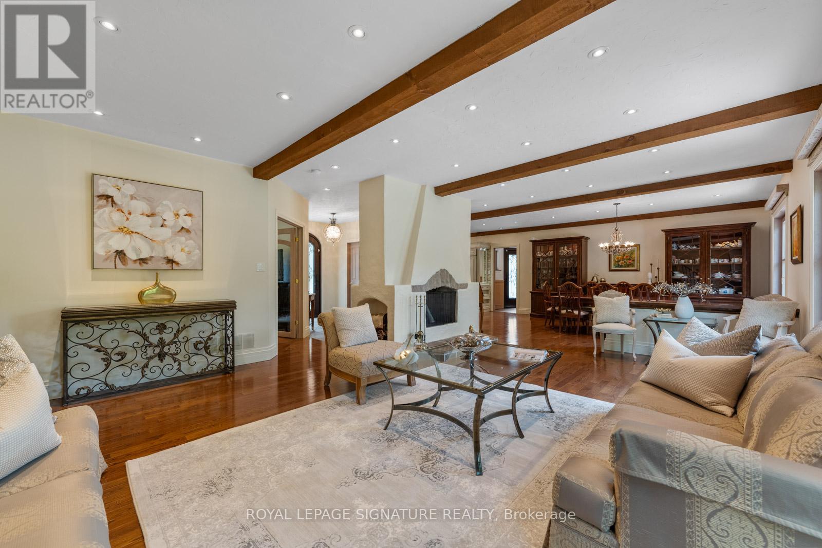 30 KINGSWOOD DRIVE
