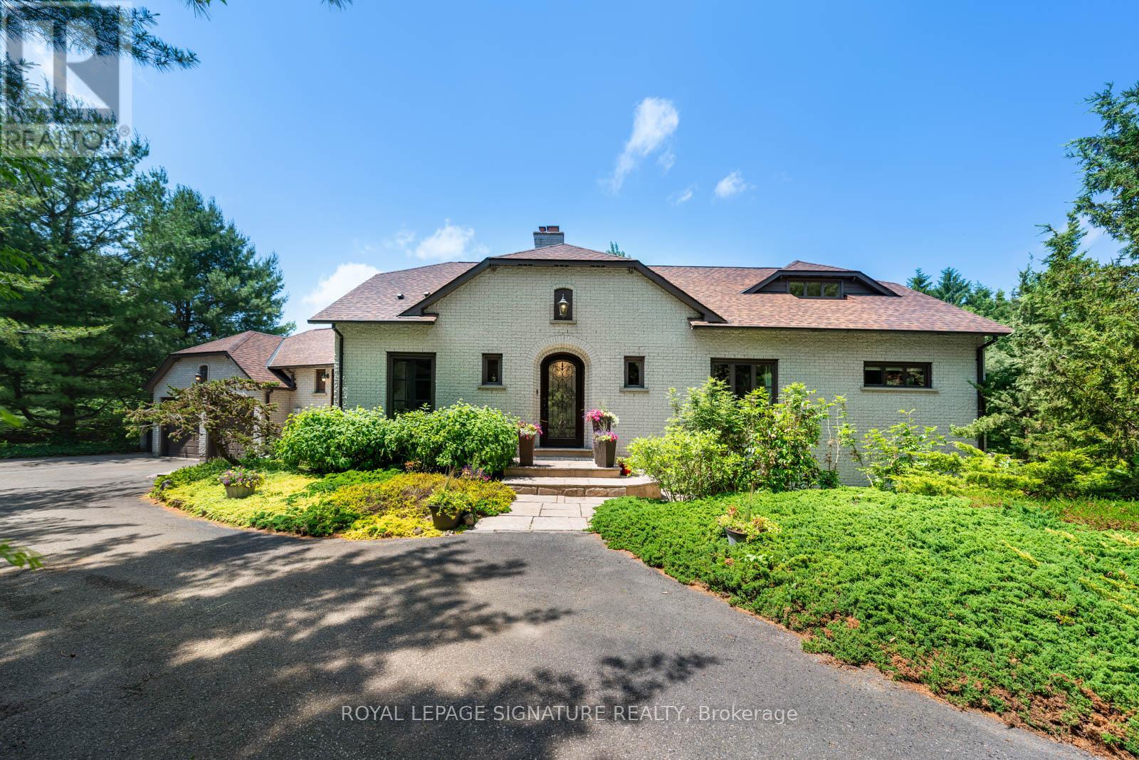 30 KINGSWOOD DRIVE