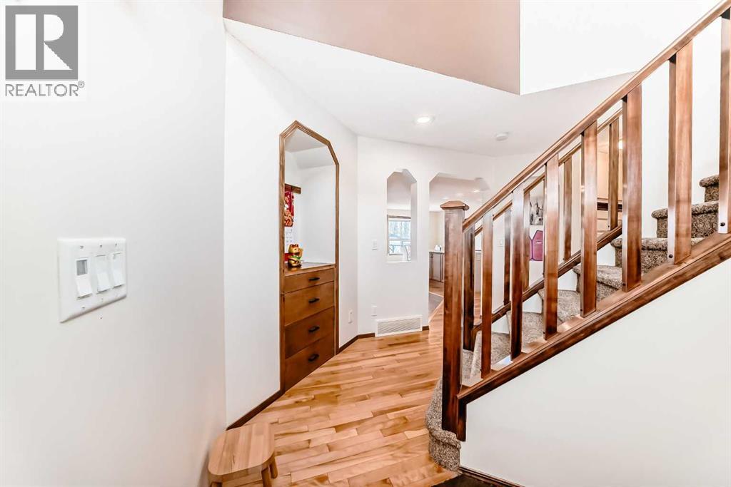 7 Tuscany Ridge Crescent NW