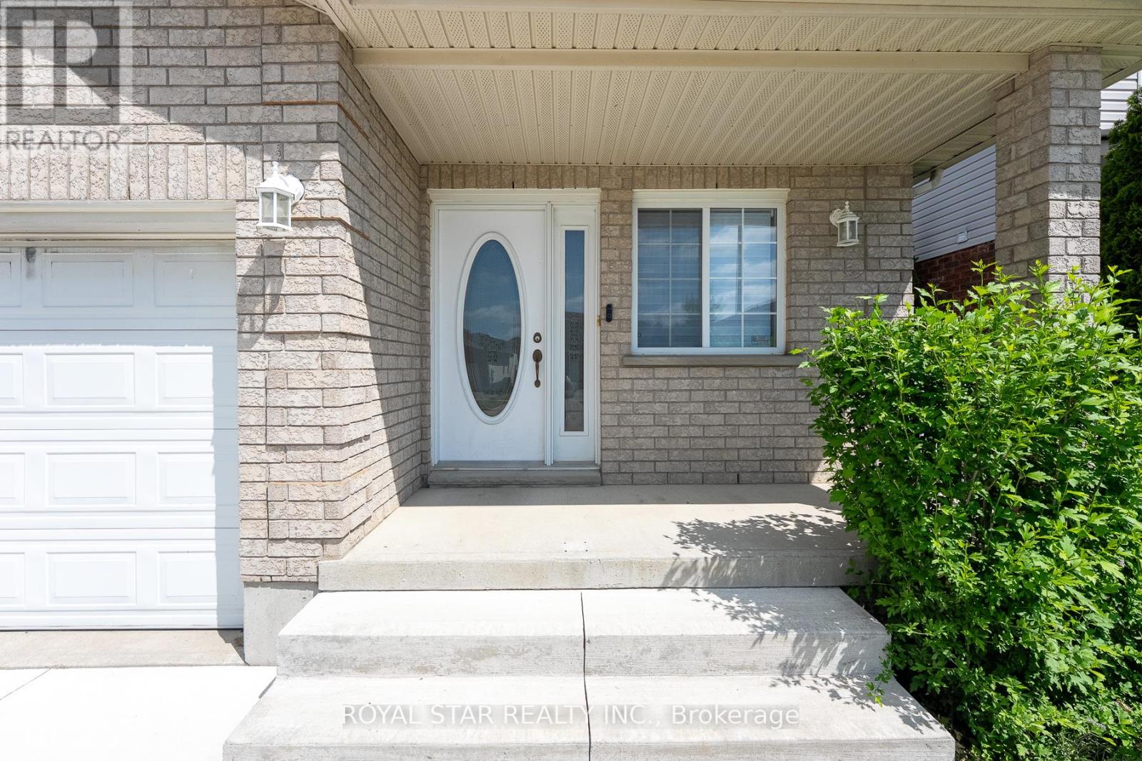 19 LANGLAW DRIVE