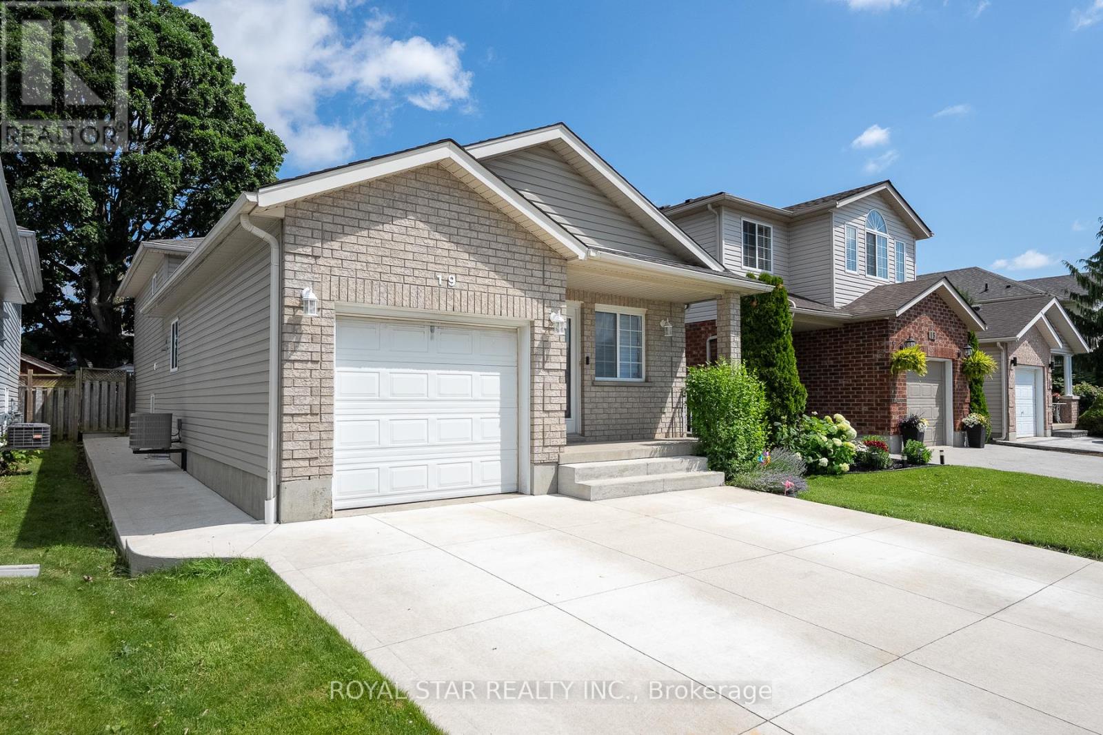 19 LANGLAW DRIVE