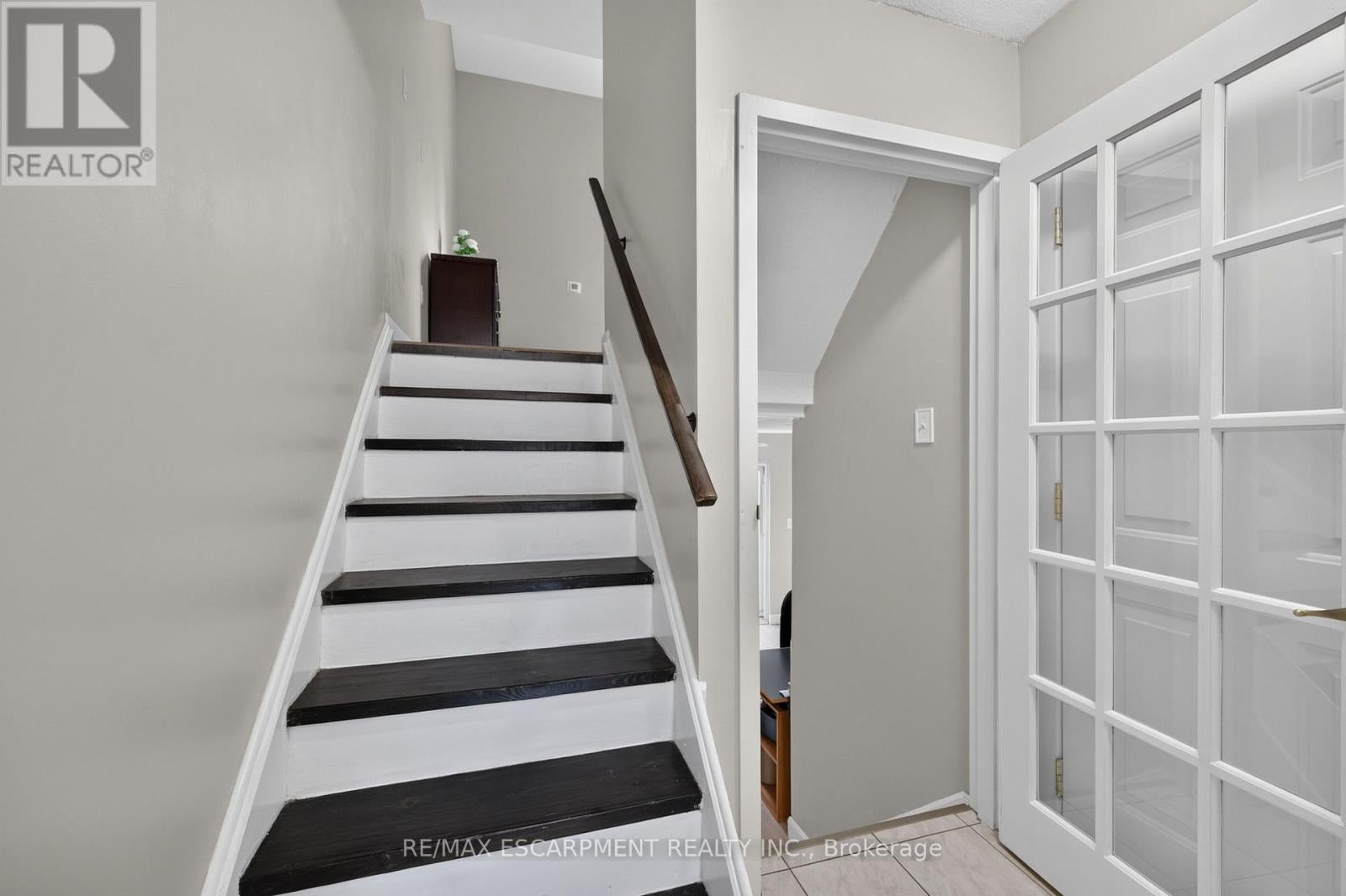 23 ROSEDALE COURT