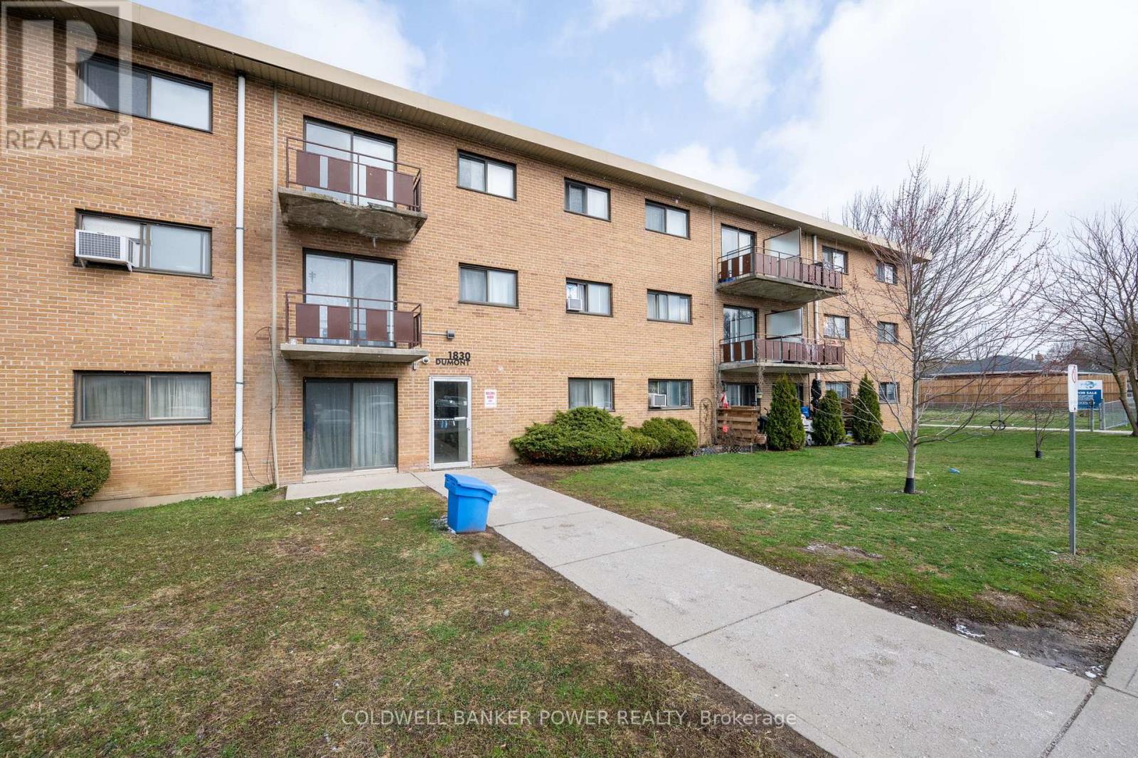 Photo 1 of 19 — 110 - 1830 DUMONT STREET Unit 110, London East (East H), ON N5W2S1