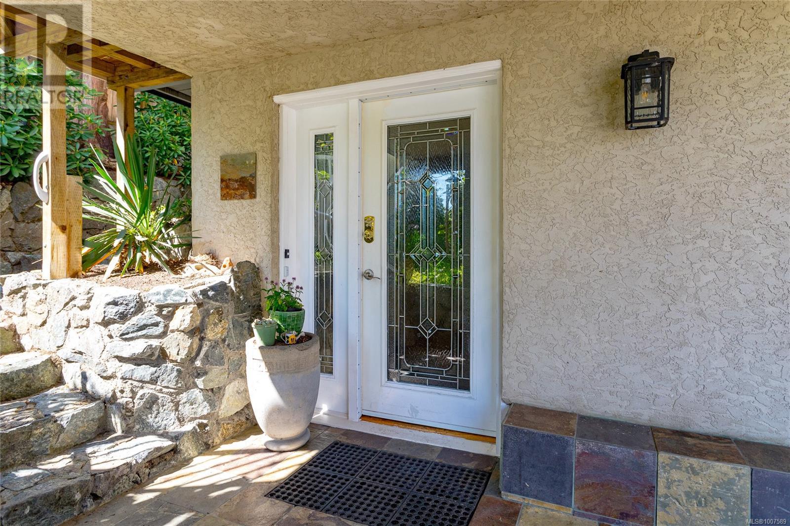 4964 Lochside Dr
