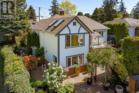 3872 Carey Rd Saanich BC V8Z4C7