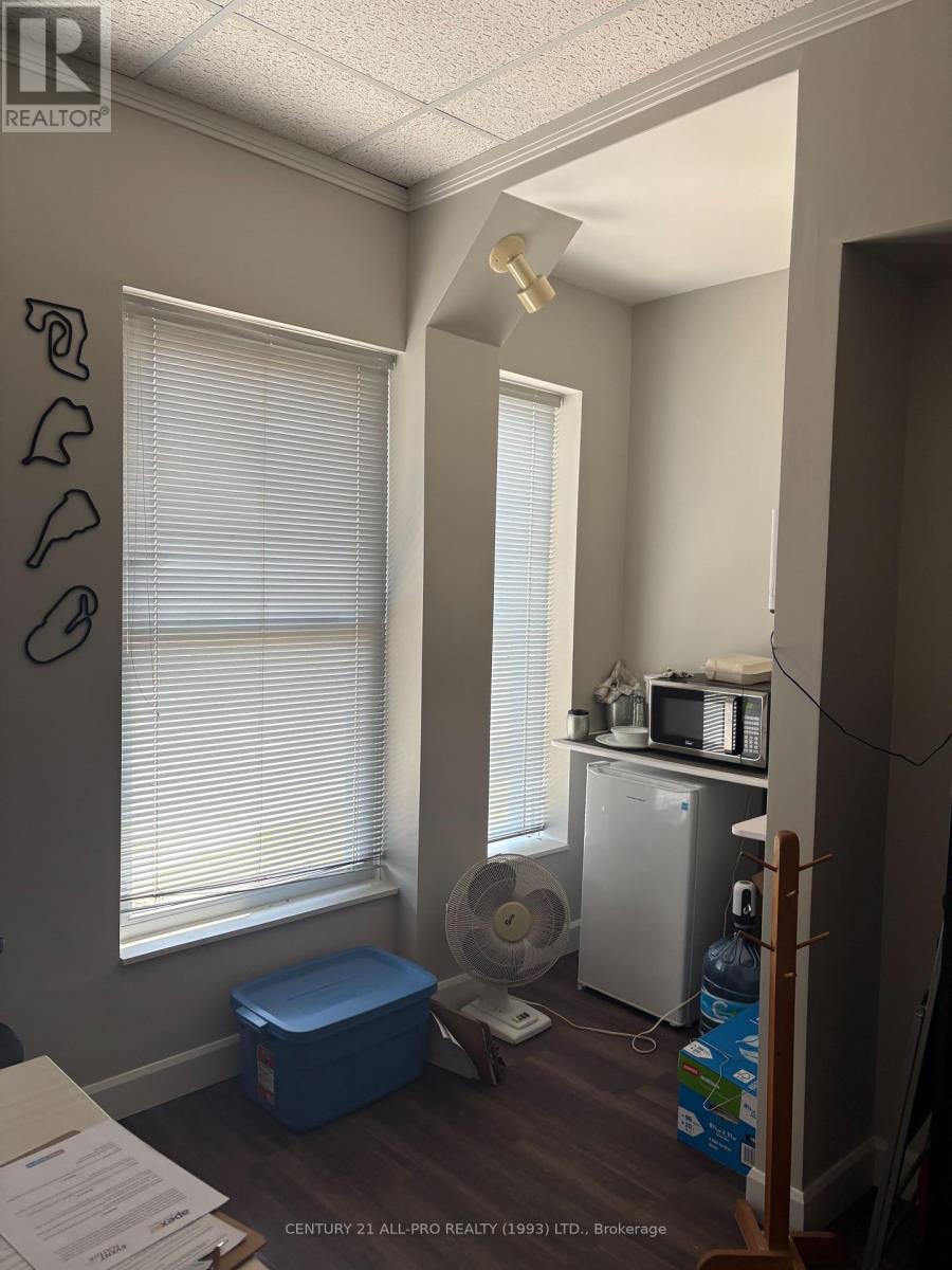 1F - 609 WILLIAM STREET