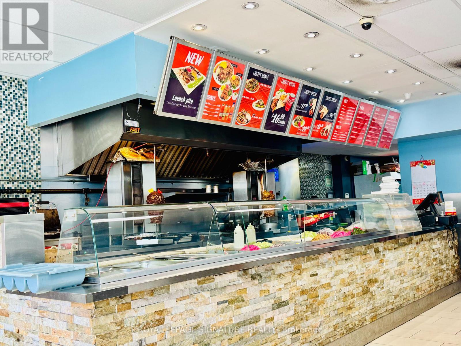 Photo 1 of 5 — 716 QUEEN STREET E, Toronto (South Riverdale), ON M4M1H6