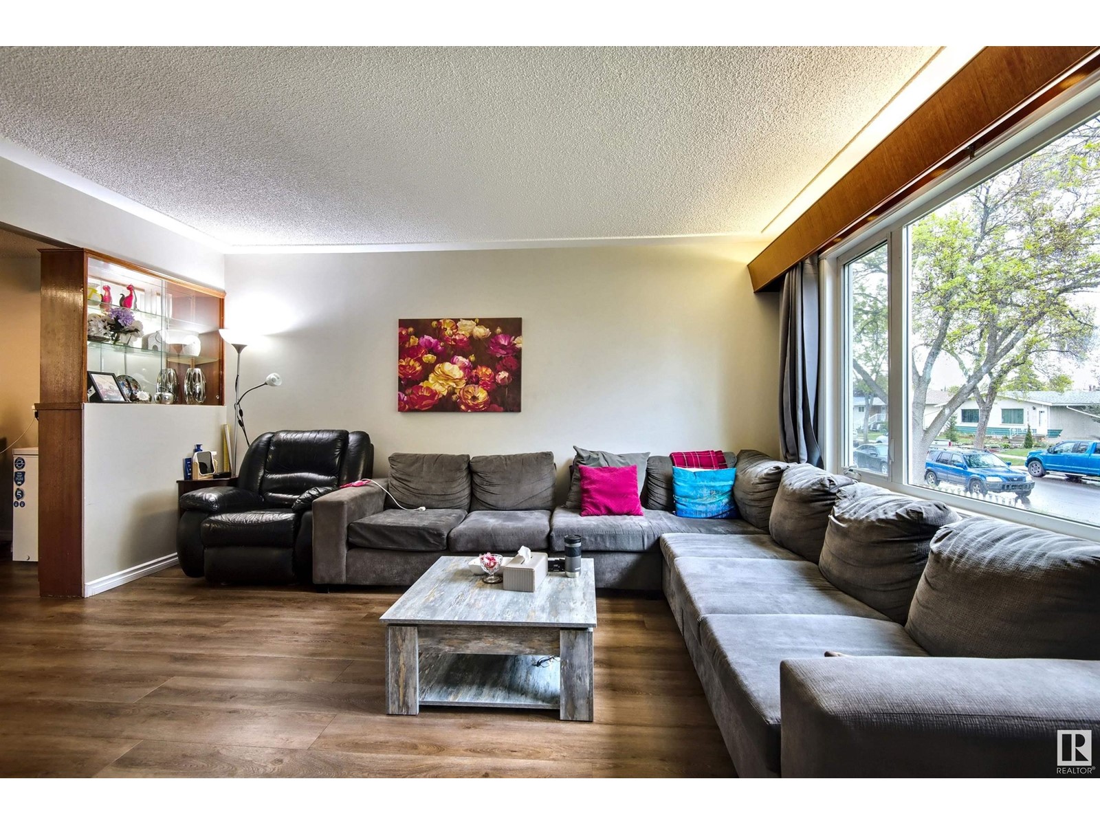 13008-13010 102 ST NW