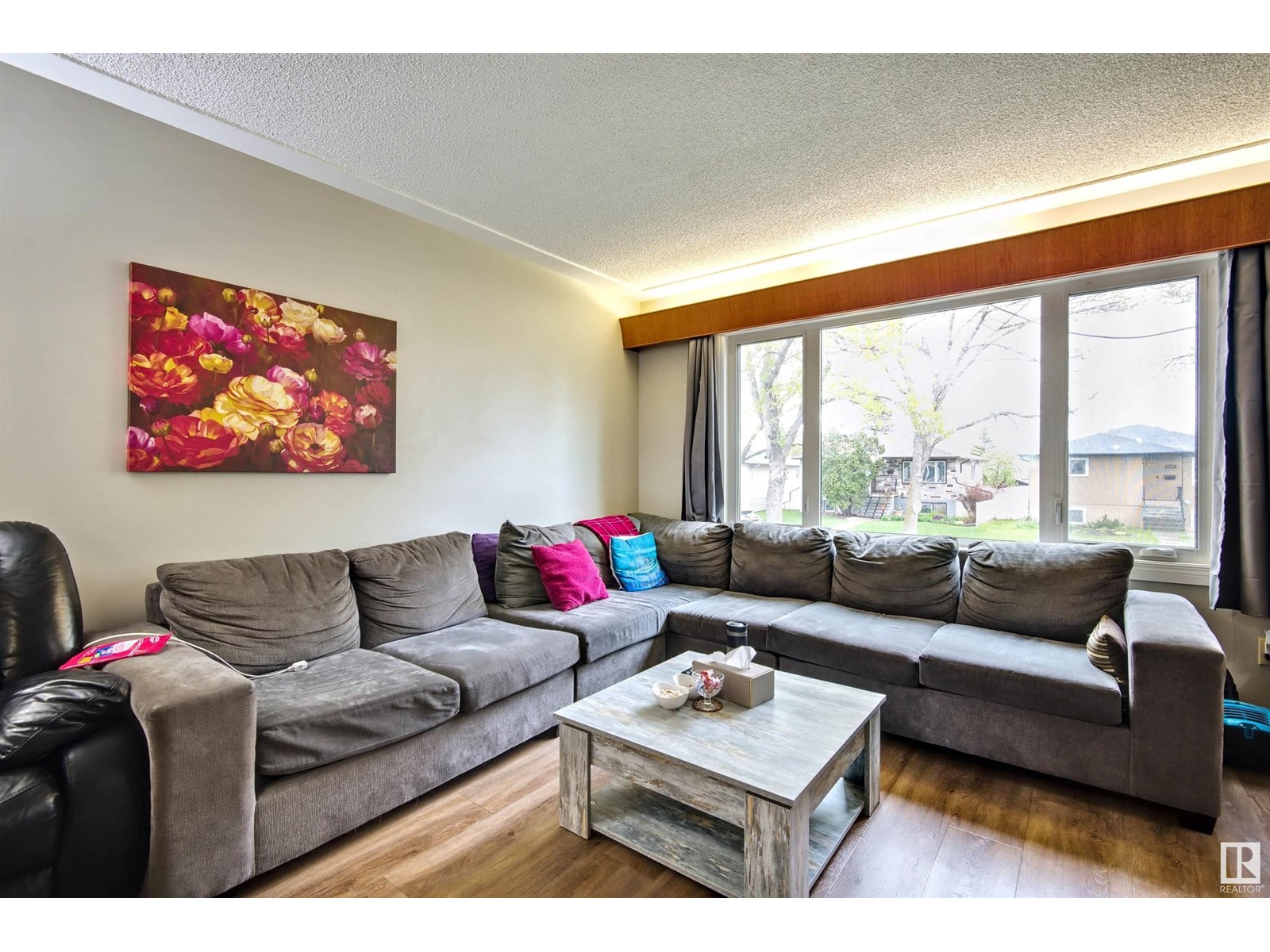 13008-13010 102 ST NW
