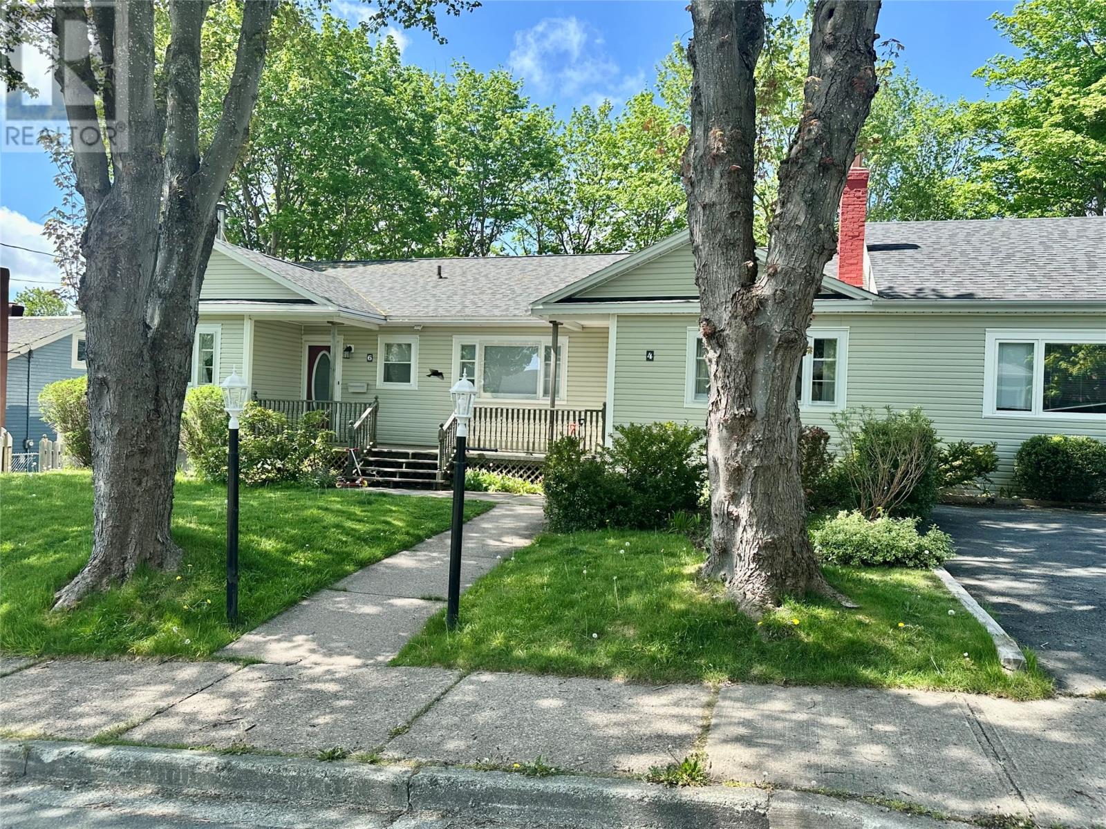 6 Amherst Place