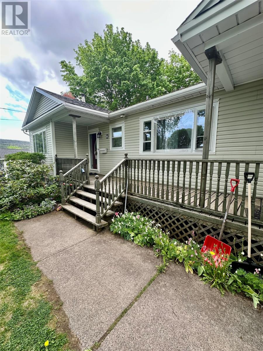 6 Amherst Place