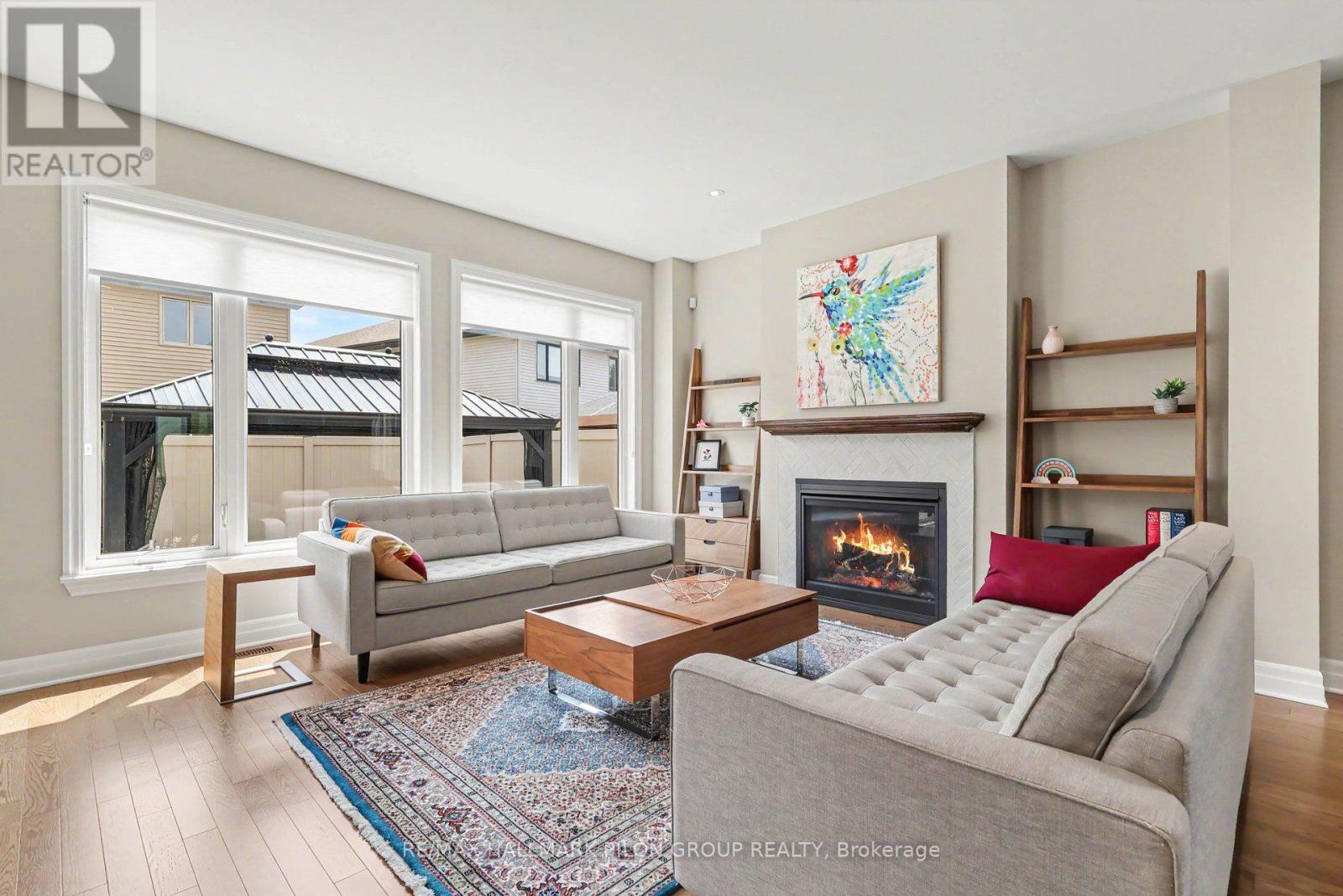 260 SHINLEAF CRESCENT