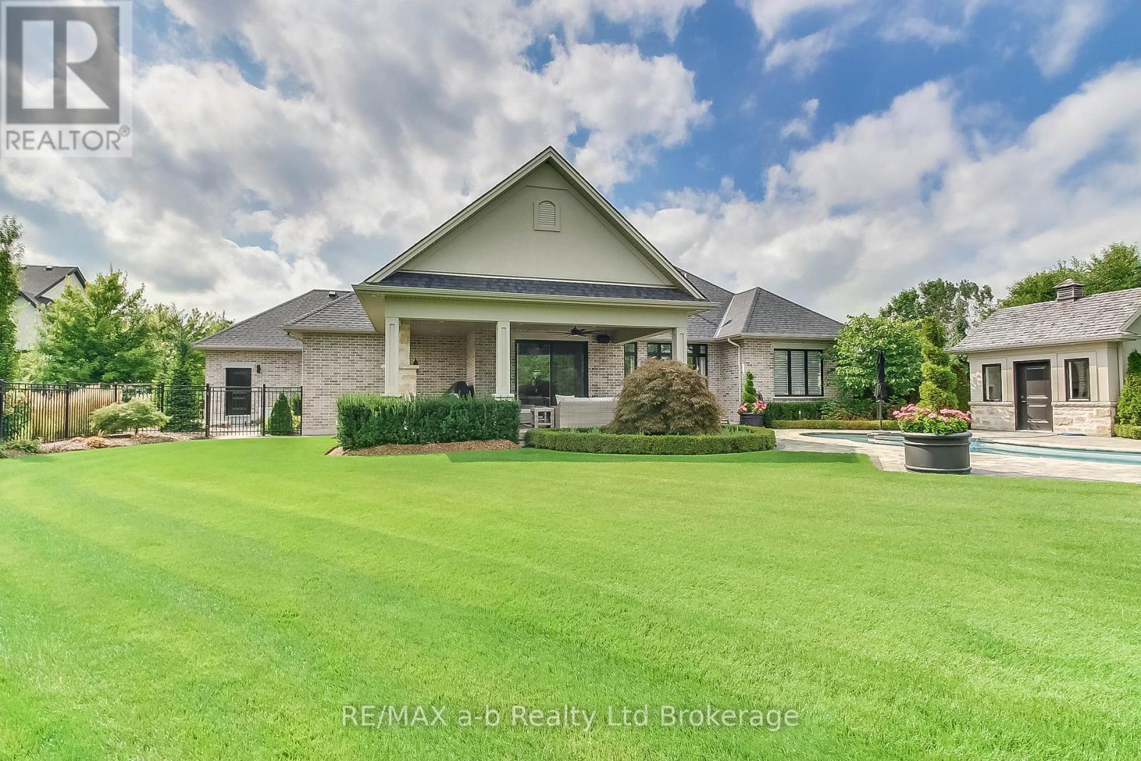 27 OTTERVIEW DRIVE