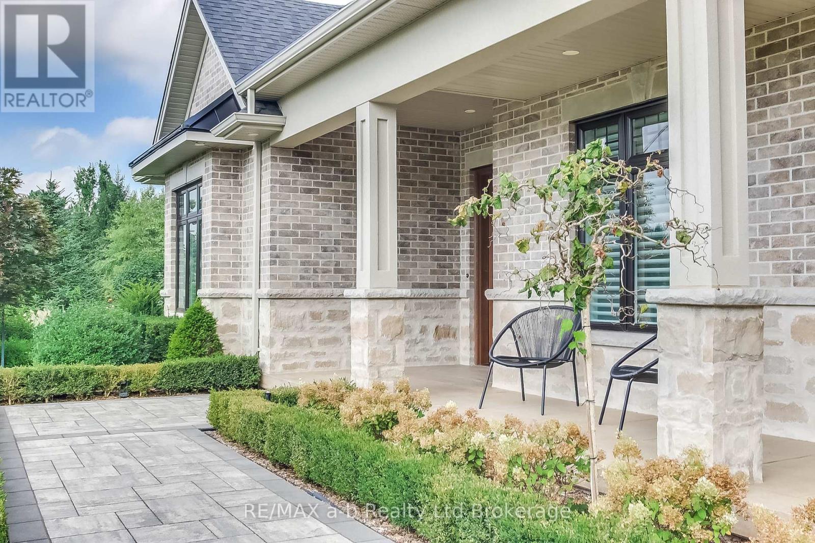 27 OTTERVIEW DRIVE